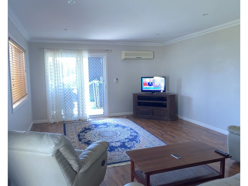 25 Hibiscus Street, Urangan QLD 4655