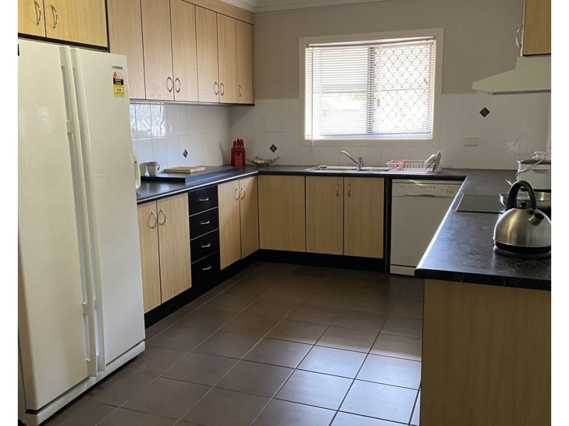 25 Hibiscus Street, Urangan QLD 4655