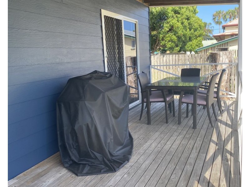 25 Hibiscus Street, Urangan QLD 4655