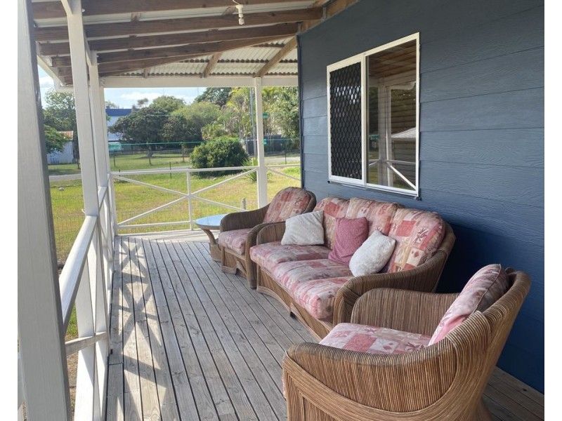 25 Hibiscus Street, Urangan QLD 4655