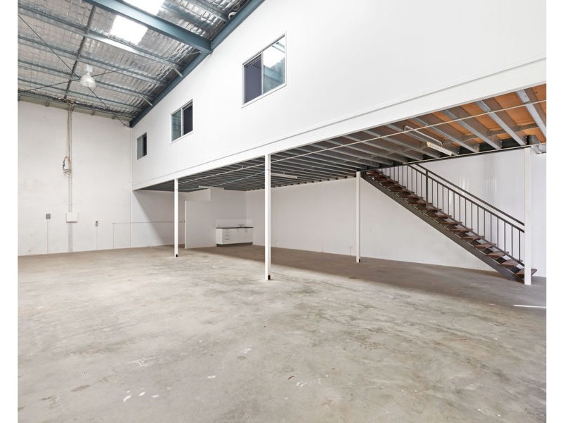 4/6 Victory East Street, Urangan QLD 4655