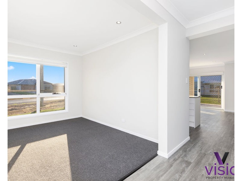 1 Seabreeze Lane, Point Vernon QLD 4655