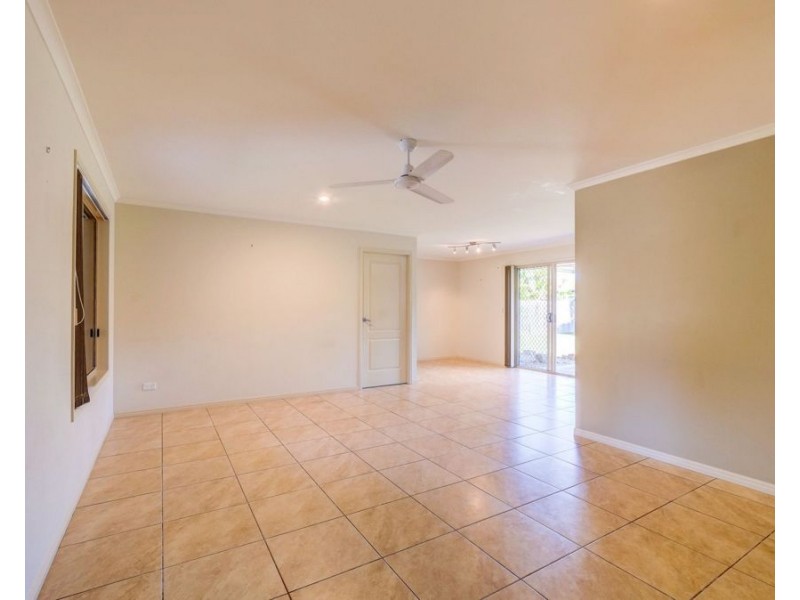 36 Emerald Park Way, Urangan QLD 4655