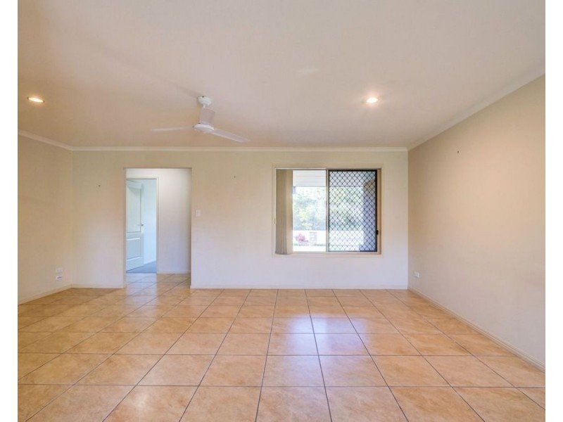 36 Emerald Park Way, Urangan QLD 4655