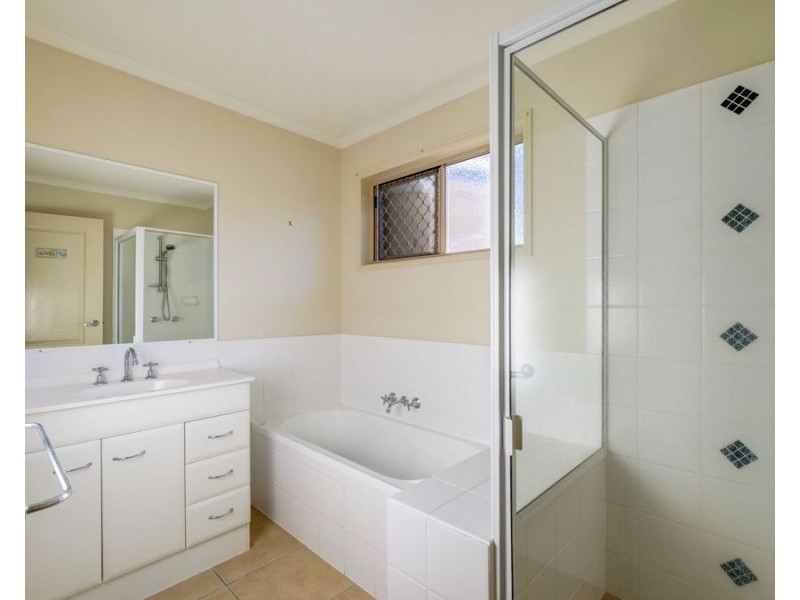 36 Emerald Park Way, Urangan QLD 4655