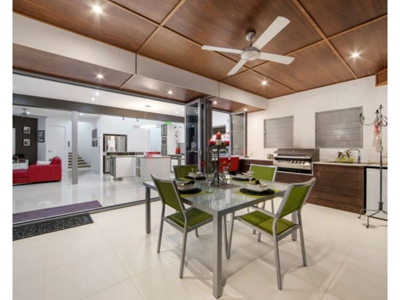 41 Sandy View Drive, Nikenbah QLD 4655