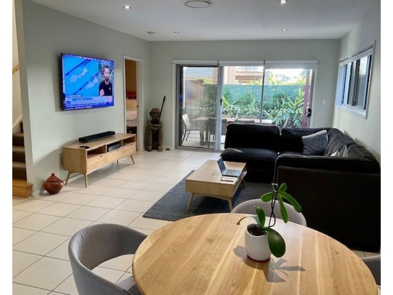12/80 Moolyyir Street, Urangan QLD 4655