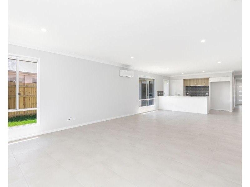 23 Waterside Way, Eli Waters QLD 4655