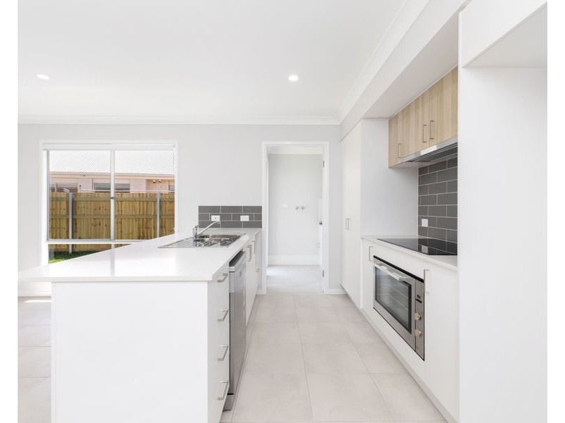 23 Waterside Way, Eli Waters QLD 4655
