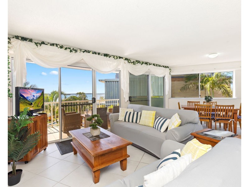 181/17 Buccaneer Drive, Urangan QLD 4655