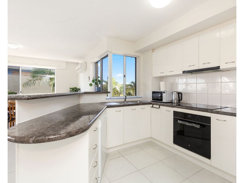 181/17 Buccaneer Drive, Urangan QLD 4655