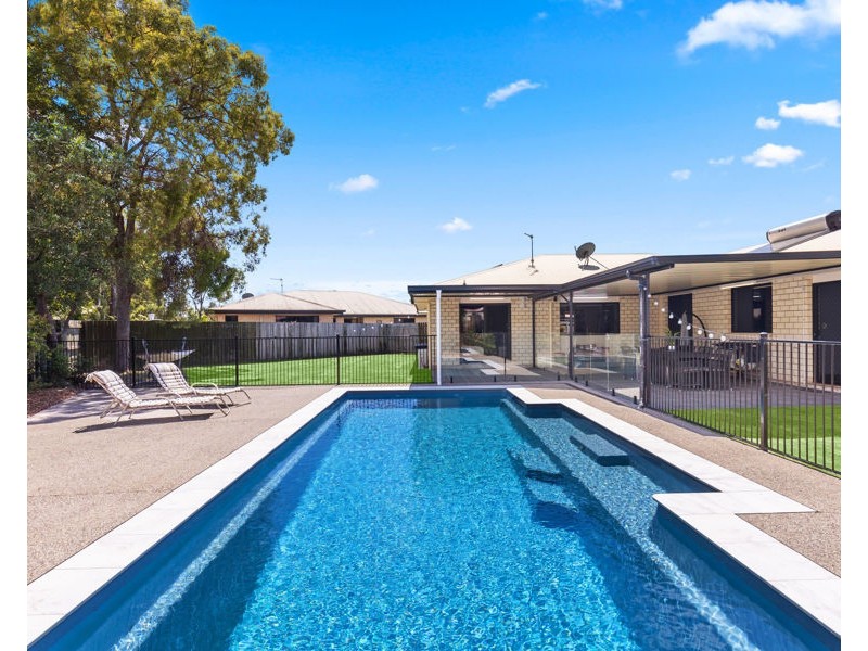 8 Border Court, Torquay QLD 4655