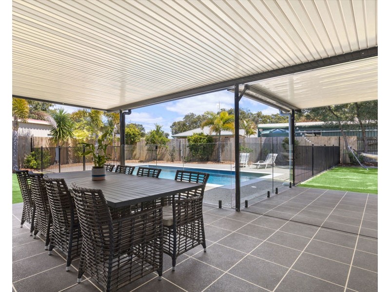 8 Border Court, Torquay QLD 4655
