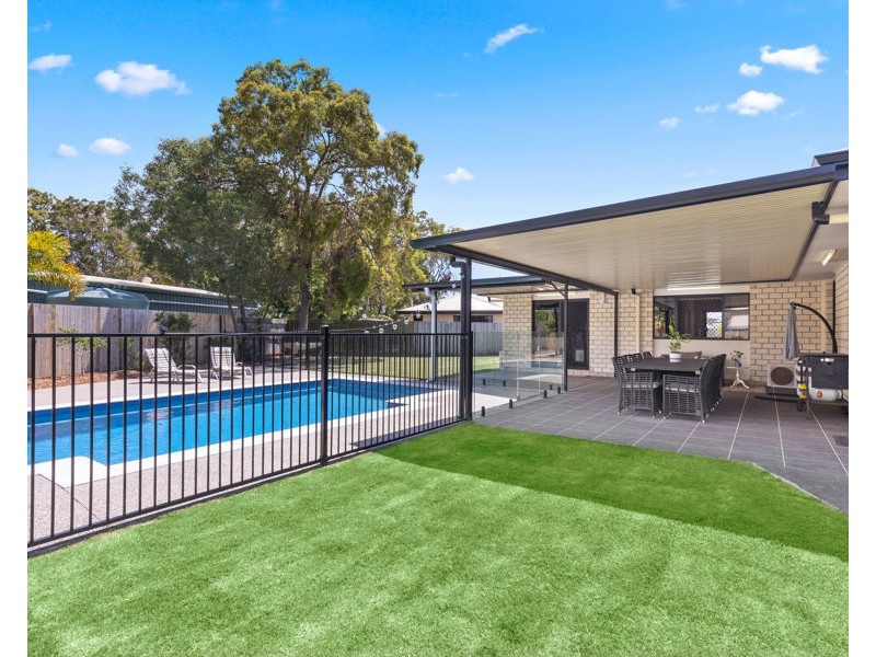 8 Border Court, Torquay QLD 4655