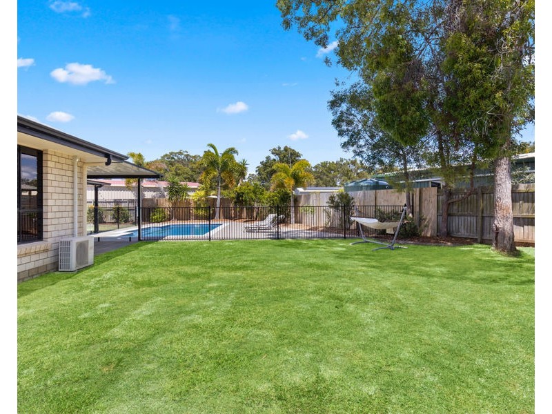 8 Border Court, Torquay QLD 4655