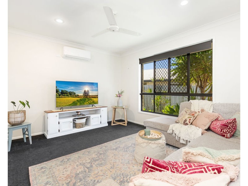 8 Border Court, Torquay QLD 4655