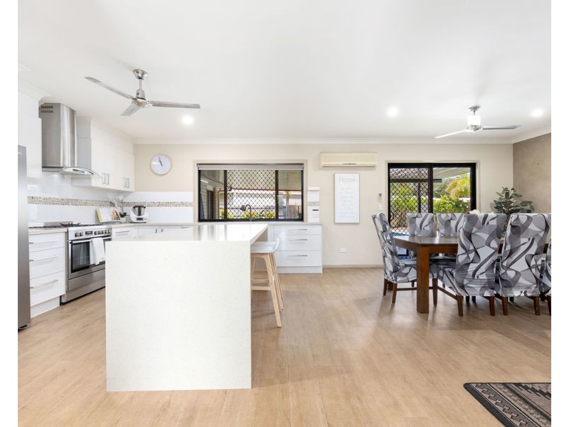 8 Border Court, Torquay QLD 4655
