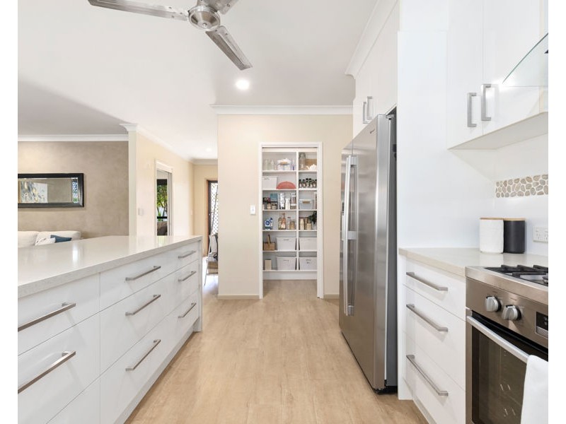 8 Border Court, Torquay QLD 4655
