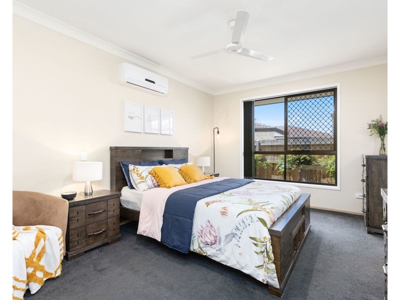 8 Border Court, Torquay QLD 4655
