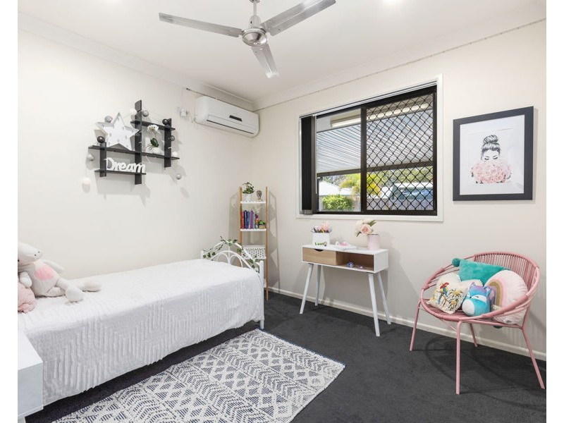 8 Border Court, Torquay QLD 4655
