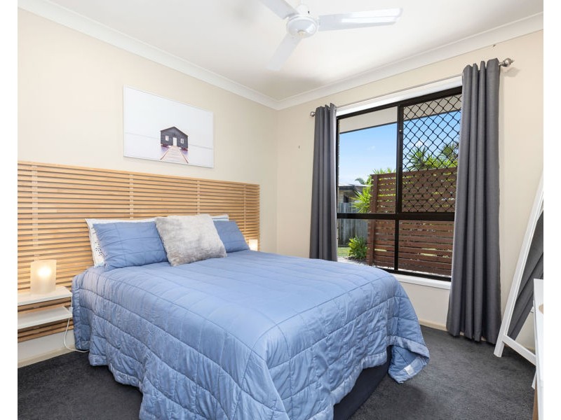 8 Border Court, Torquay QLD 4655