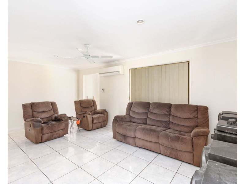 26 Emerald Park Way, Urangan QLD 4655