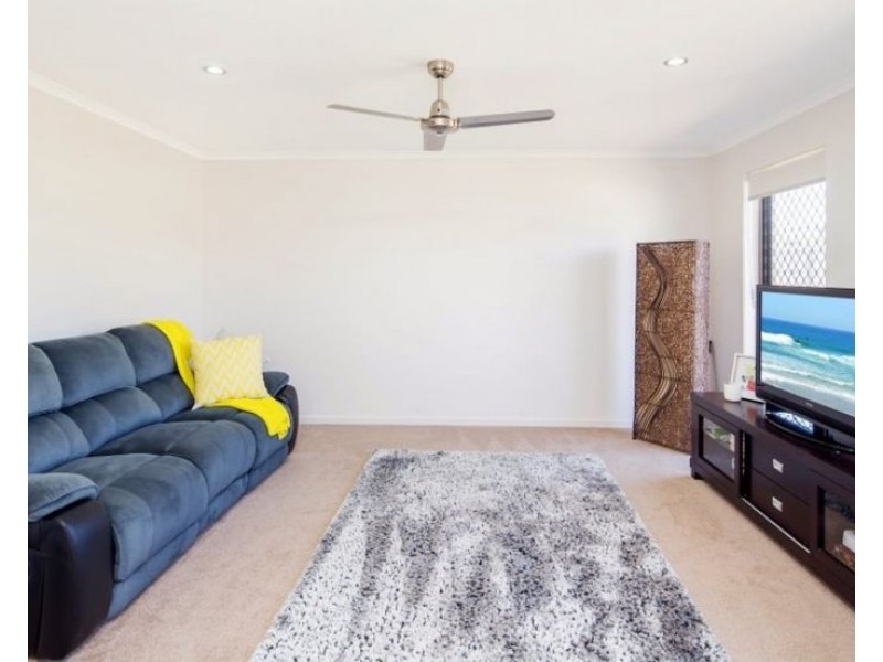 7 Jovi Court, Scarness QLD 4655