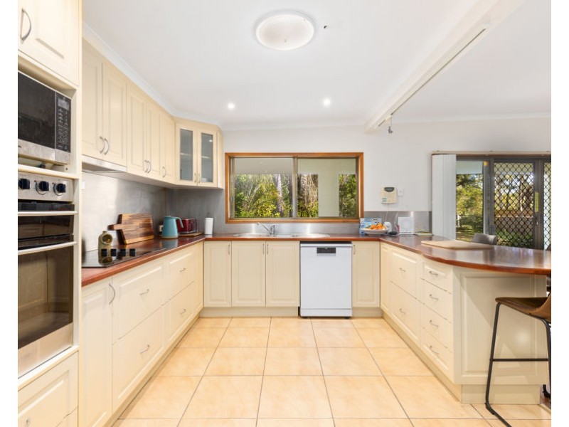 665A Esplanade, Urangan QLD 4655