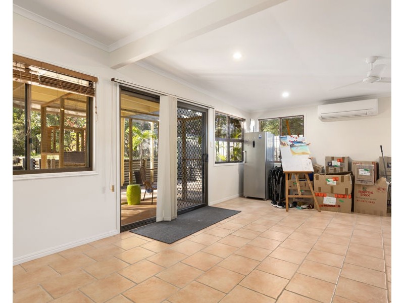 665A Esplanade, Urangan QLD 4655