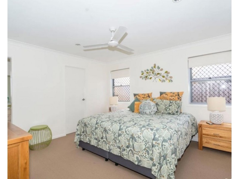 10 Dawes Cr, Urraween QLD 4655