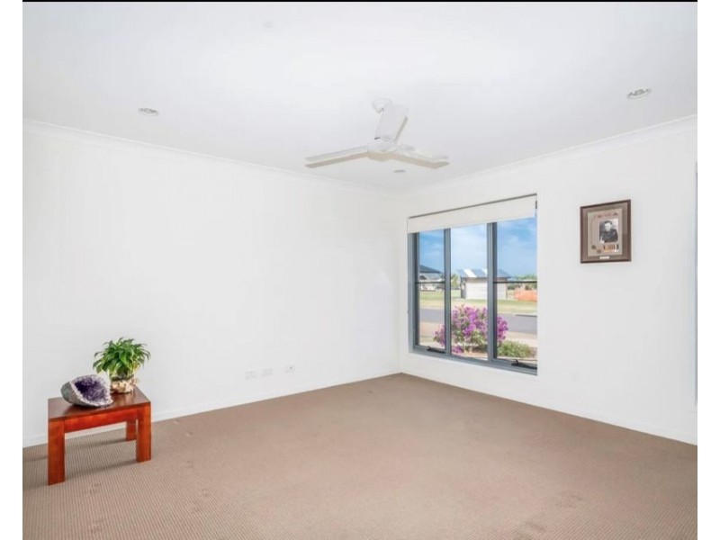 10 Dawes Cr, Urraween QLD 4655