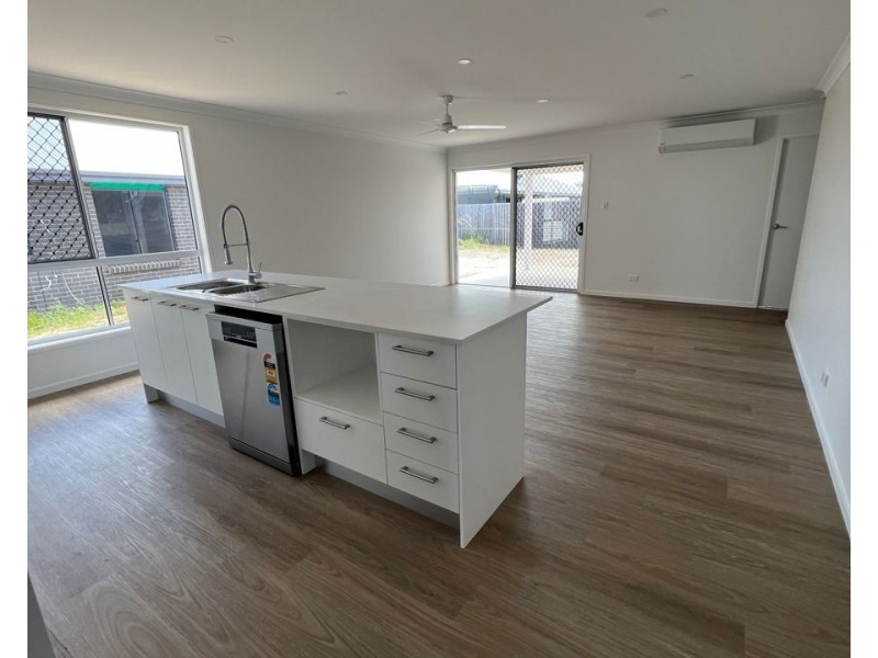 84 Frederick Circuit, Eli Waters QLD 4655