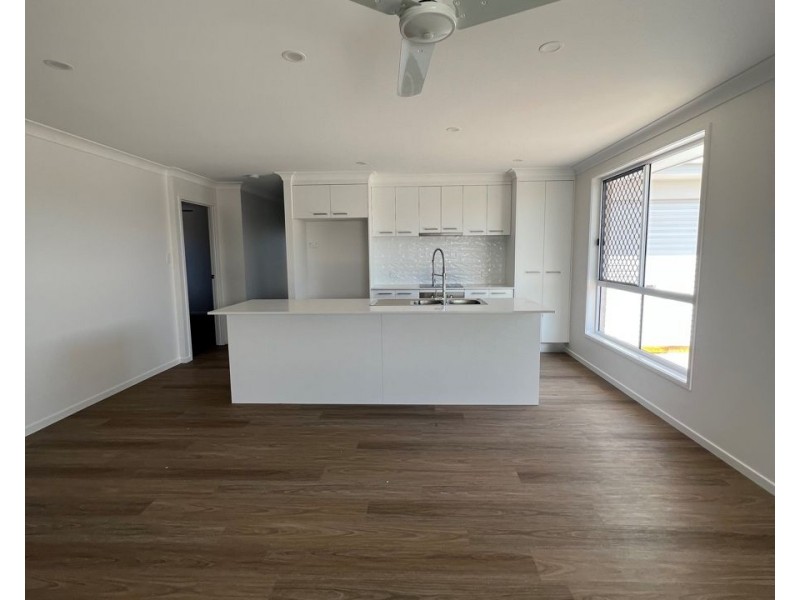 84 Frederick Circuit, Eli Waters QLD 4655