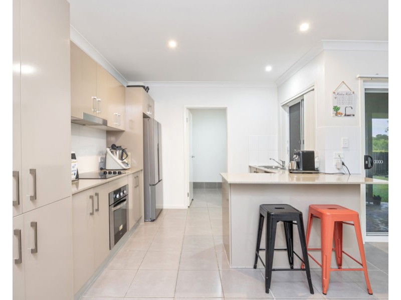 14 Morgan Circuit, Urraween QLD 4655