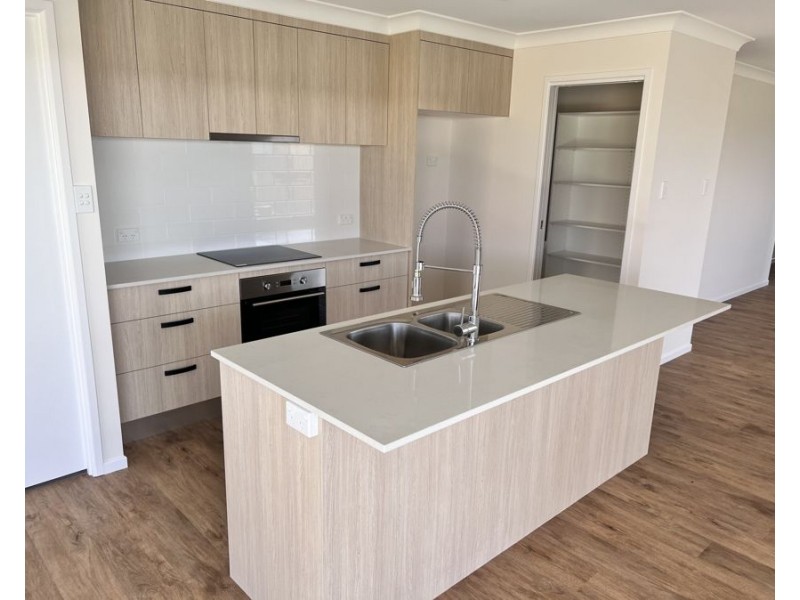 12 Yaringa Avenue, Pialba QLD 4655