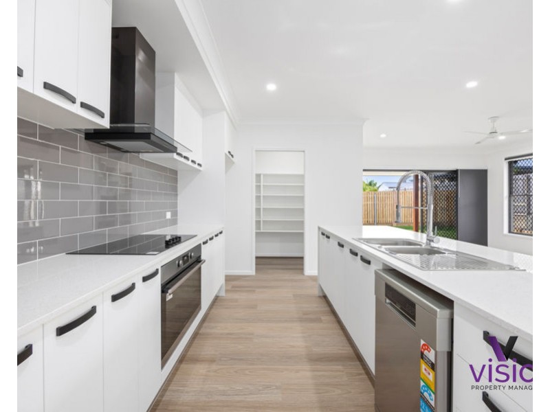 42 Quarterdeck Ave, Pialba QLD 4655