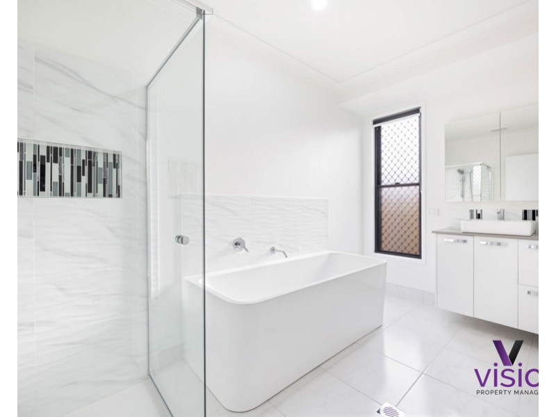 42 Quarterdeck Ave, Pialba QLD 4655