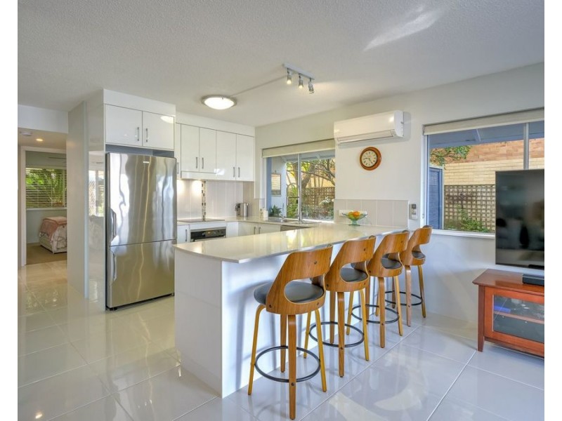 4/17 Buccaneer Drive, Urangan QLD 4655