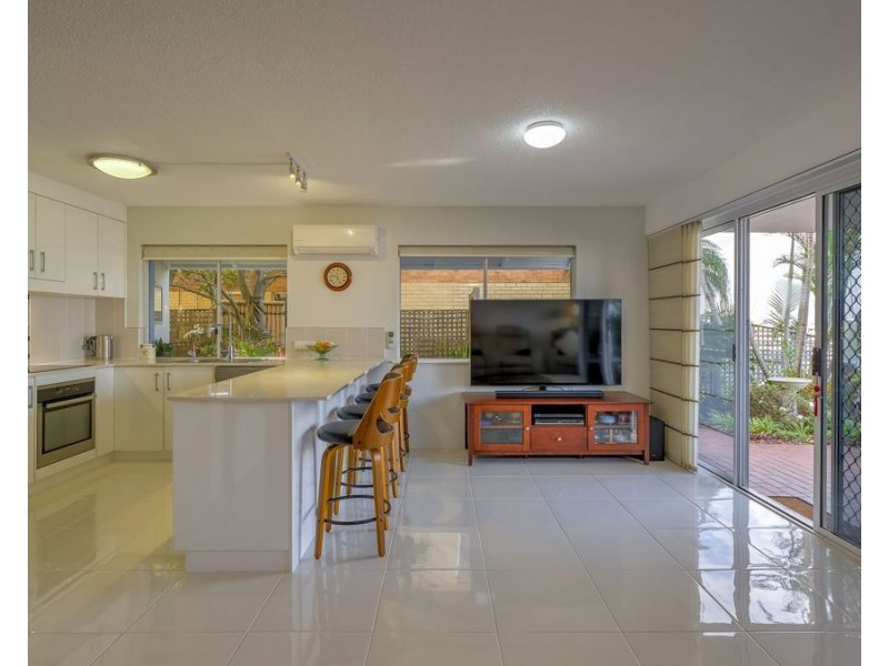 4/17 Buccaneer Drive, Urangan QLD 4655