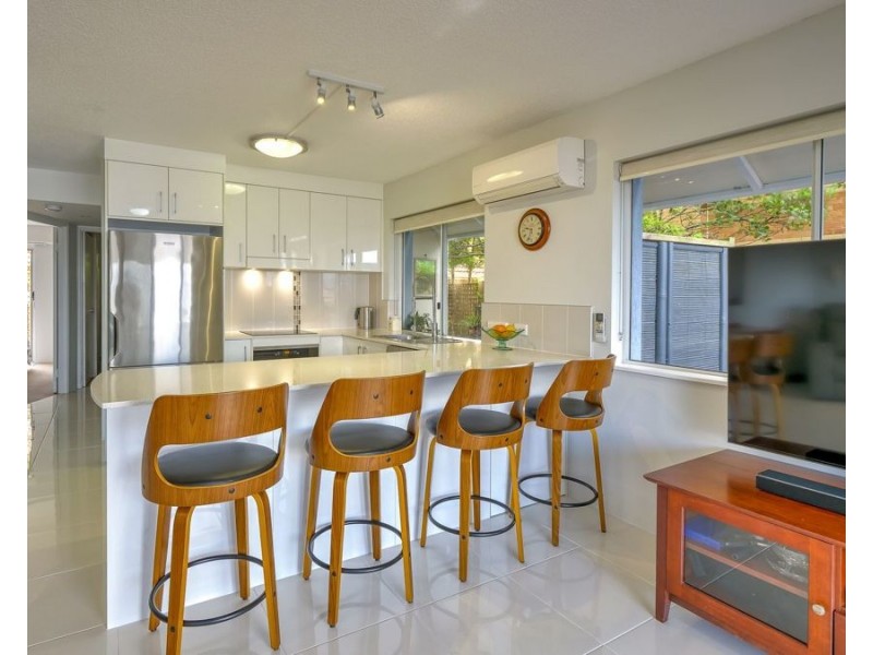 4/17 Buccaneer Drive, Urangan QLD 4655