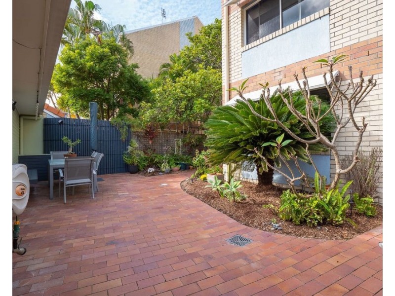 4/17 Buccaneer Drive, Urangan QLD 4655