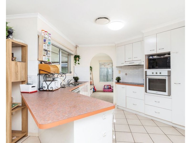 22 Sharyn Court, Point Vernon QLD 4655