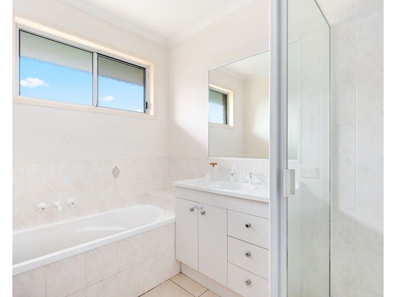 22 Sharyn Court, Point Vernon QLD 4655