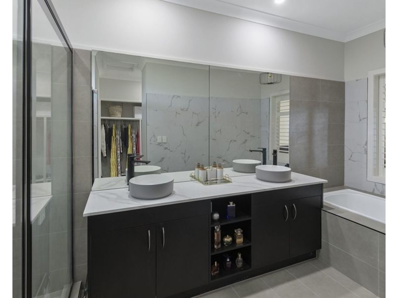 Unit 3A/430 Esplanade, Torquay QLD 4655