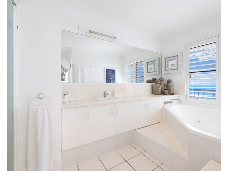 131/17 Buccaneer Drive, Urangan QLD 4655