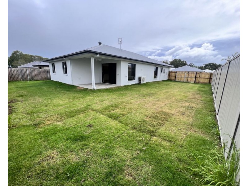 6 Atlantic Court, Eli Waters QLD 4655