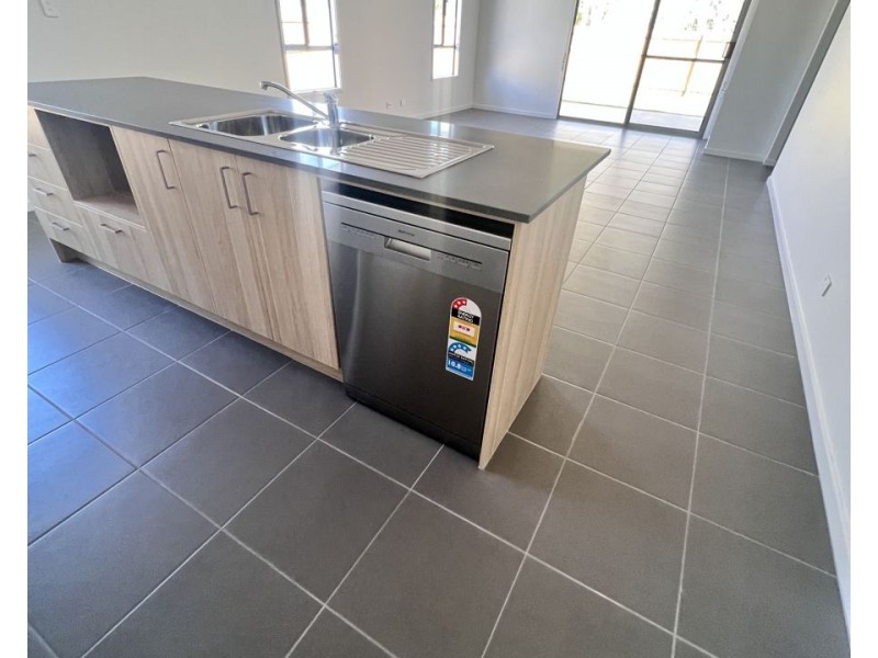 6 Harmony Avenue, Urraween QLD 4655