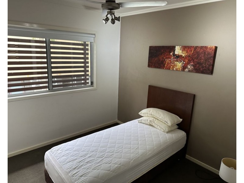 40/80 Moolyyir St, Urangan QLD 4655