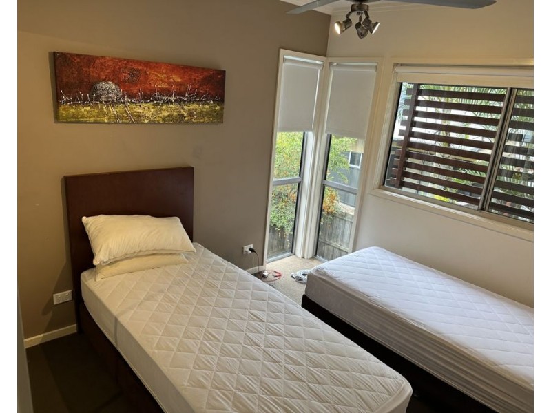 40/80 Moolyyir St, Urangan QLD 4655