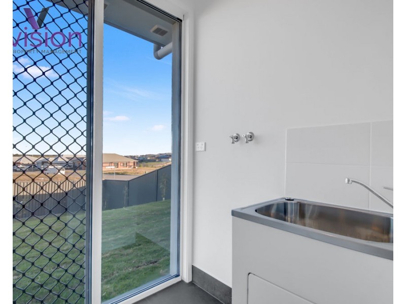 9 Rosemary Boulevard, Nikenbah QLD 4655